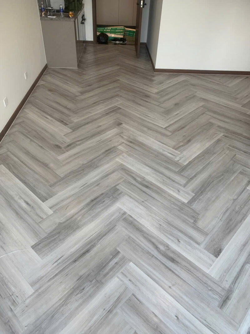 Sàn nhựa bóc dán giả vân gỗ