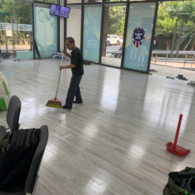 Sàn nhựa bóc dán giả vân gỗ